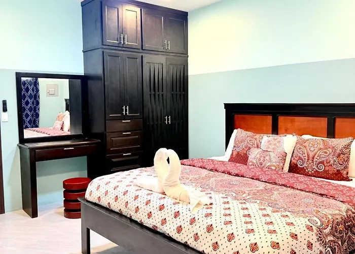 Sea Queen & Golf Cart Hotel San Pedro (Ambergris Caye)