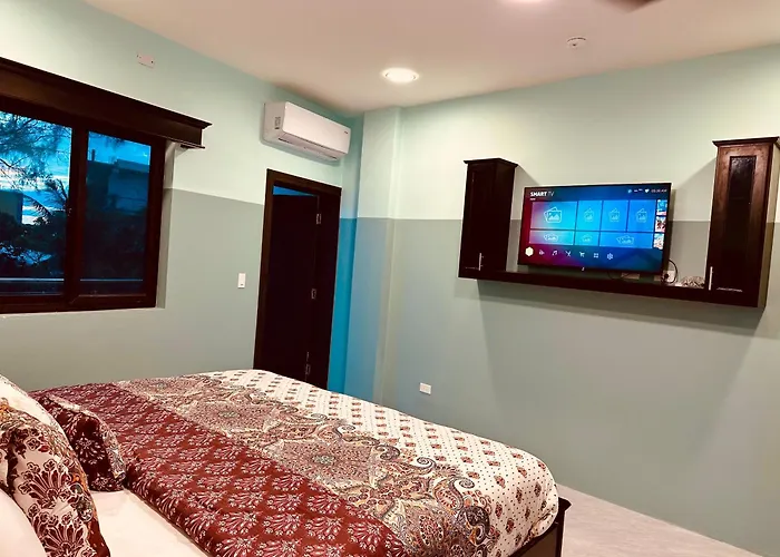 Hotel Sea Queen & Golf Cart 4*